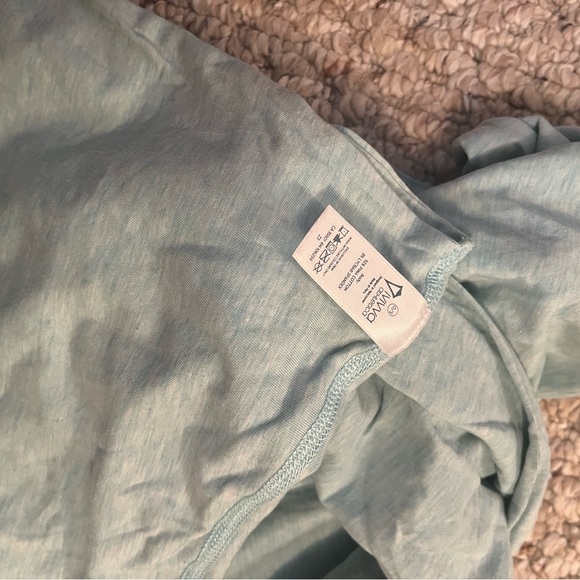 Lulu Lemon Infinity scarf - Picture 3 of 3